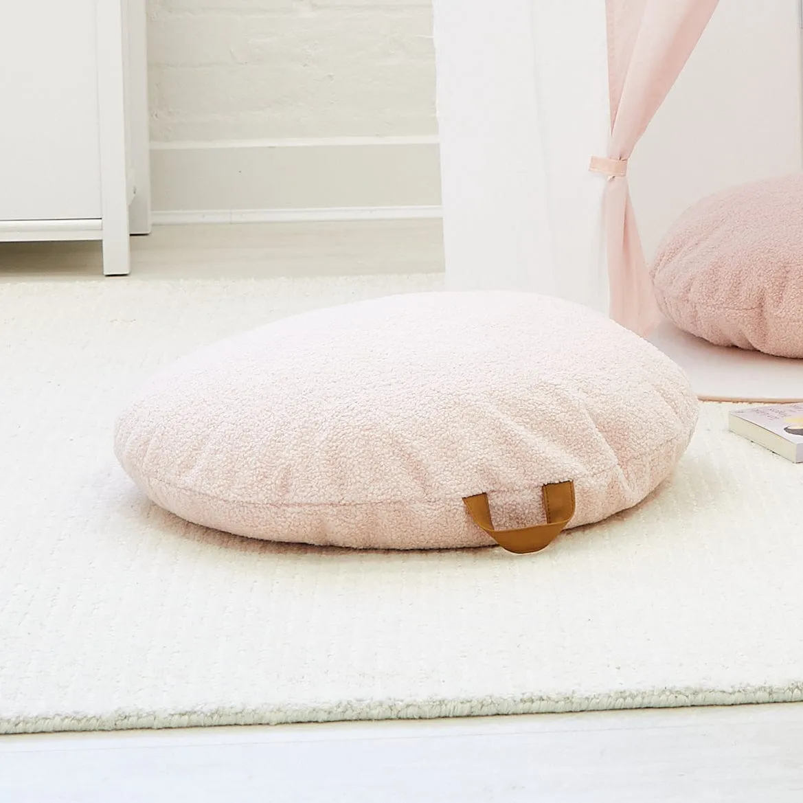 BAYLEY Teddy Boucle Cushion