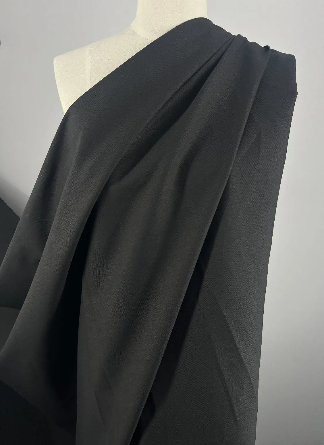 Blended Viscose Suiting - Black - 150cm